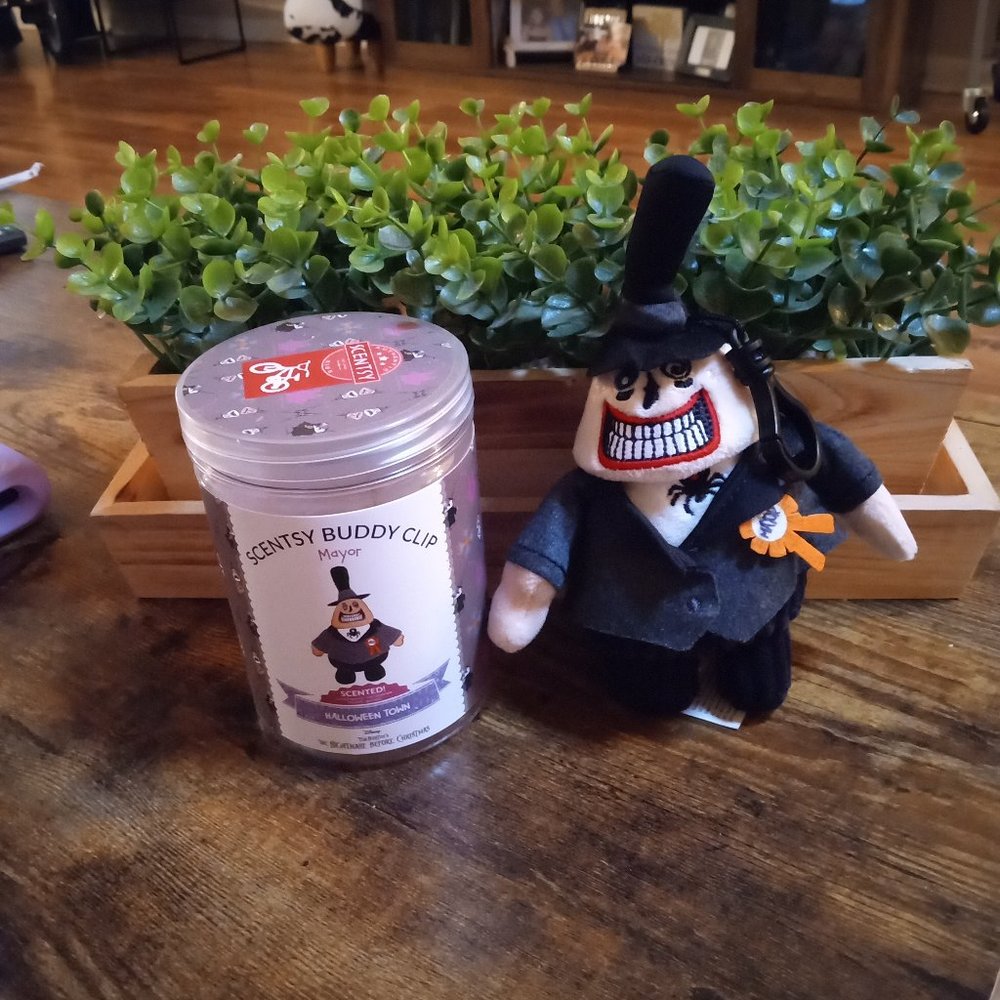 Scentsy Buddy Clip/Nightmare Before Christmas Mayor